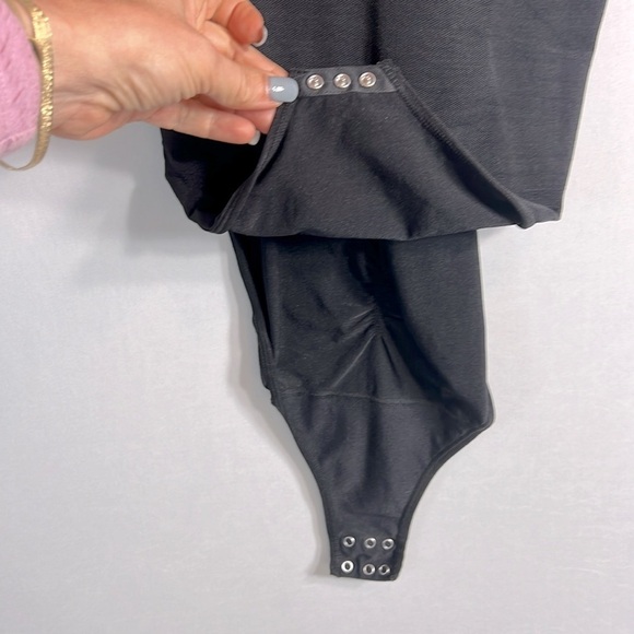 Yummie Black Built in Bra Tank Compression Body Suit size S/M-P/M NWOT - Picture 6 of 7